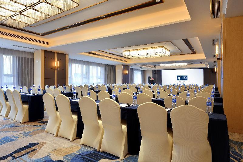 Holiday Inn Express Chengdu Tianhe Zewnętrze zdjęcie