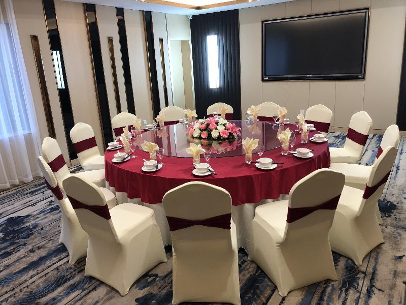 Holiday Inn Express Chengdu Tianhe Zewnętrze zdjęcie